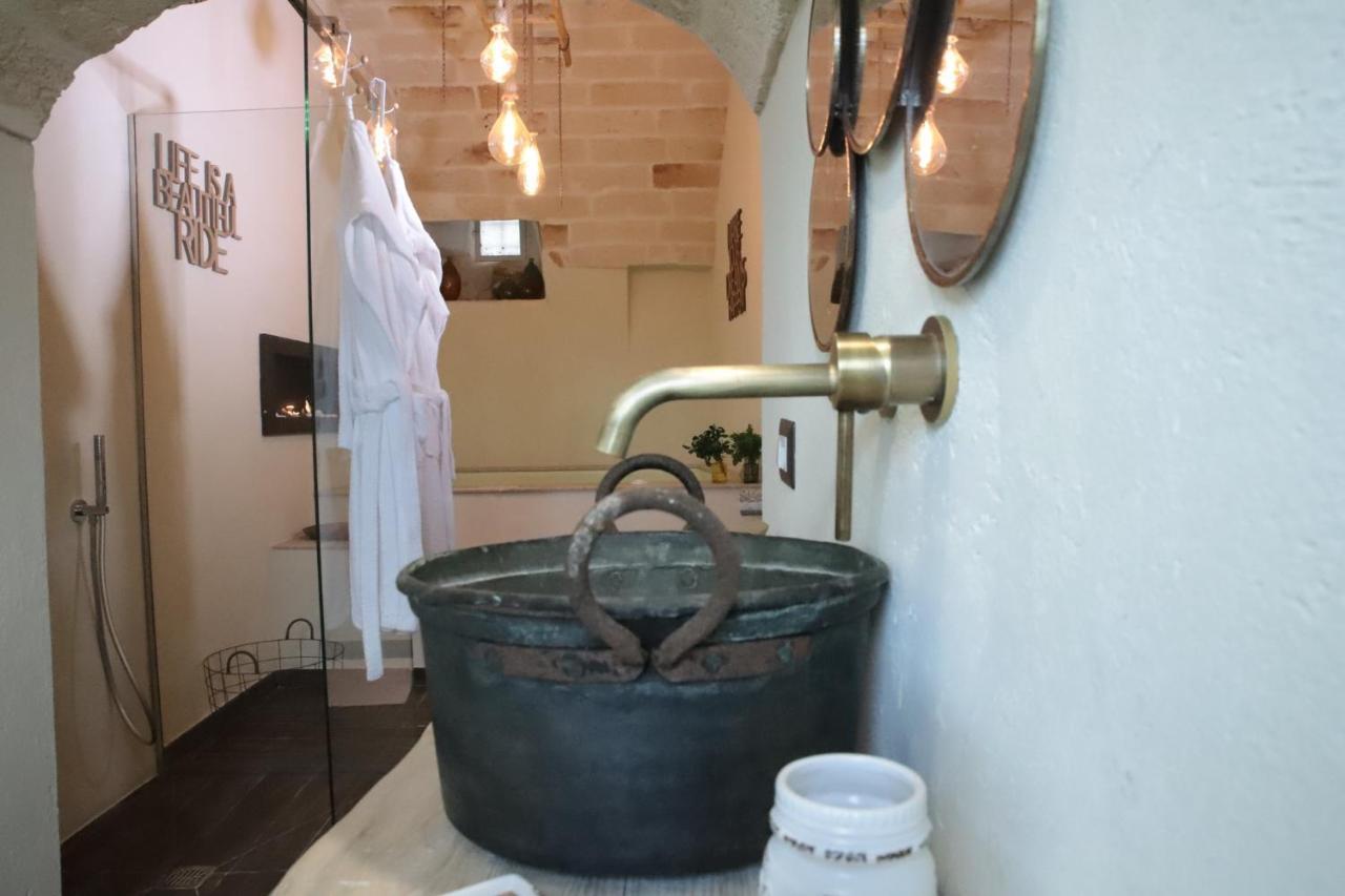 אוסטוני Camilla Luxury Suite מראה חיצוני תמונה